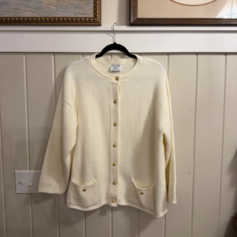 Vintage Elegant Cream Wool Cardigan with Gold Buttons, Size XL